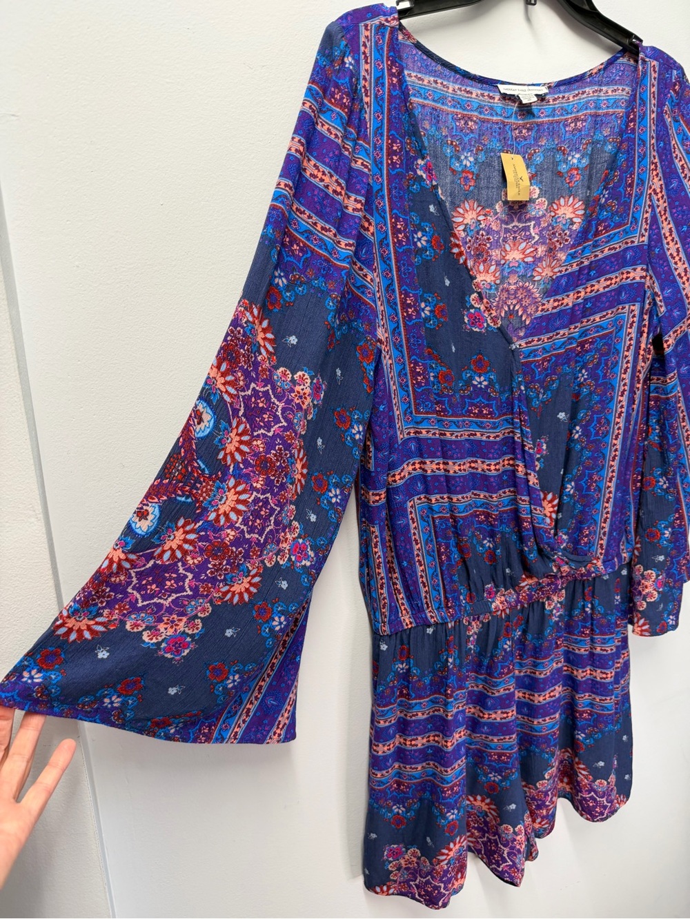 American Eagle Outfitters Blue Boho Floral Surplice Romper Women’s Large NWT - Picture 3 of 9